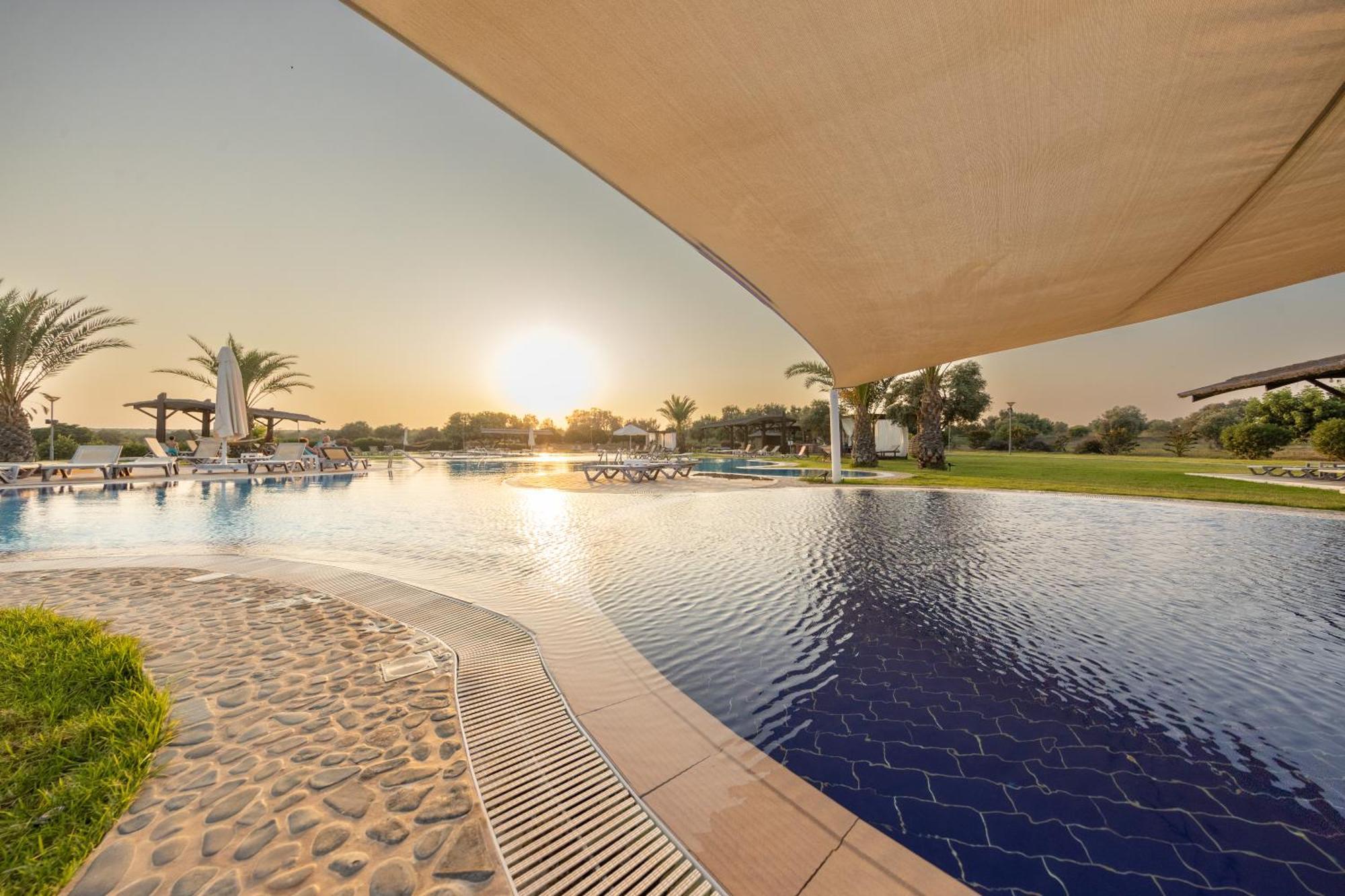 Thalassa Beach Family & Waterpark Resort Vokolidha 외부 사진